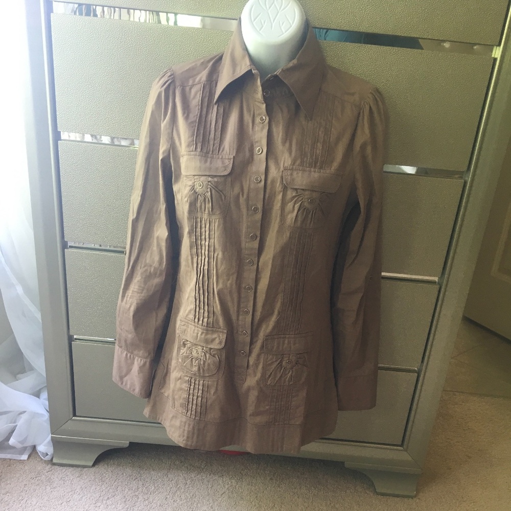 EUC Sz S Bebe Brown Button down shirt